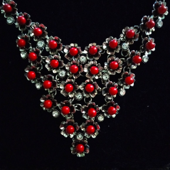 Beautiful Bib Necklace/Earrings Set + FREE GIFT - Picture 2 of 16